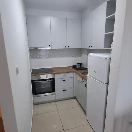 Natoseviceva'S 7 Rooms Apartments Spa And Pool Parking On Request 홈스테이 *