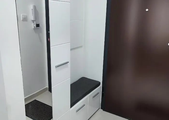 홈스테이 Natoseviceva'S 7 Rooms Apartments Spa And Pool Parking On Request *